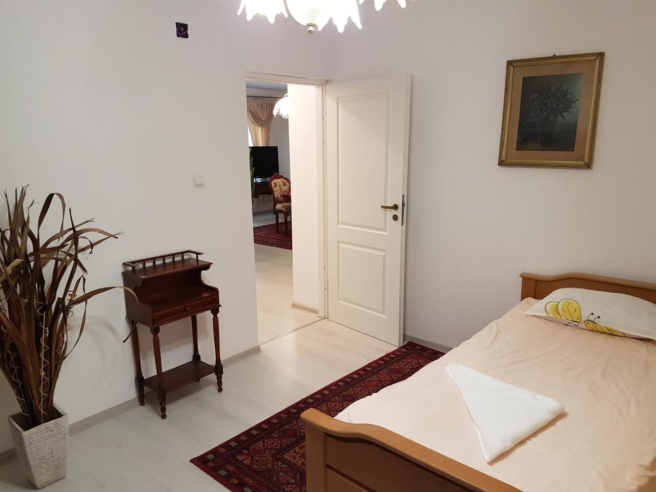Rent Holding Apartments Iasi Exterior foto