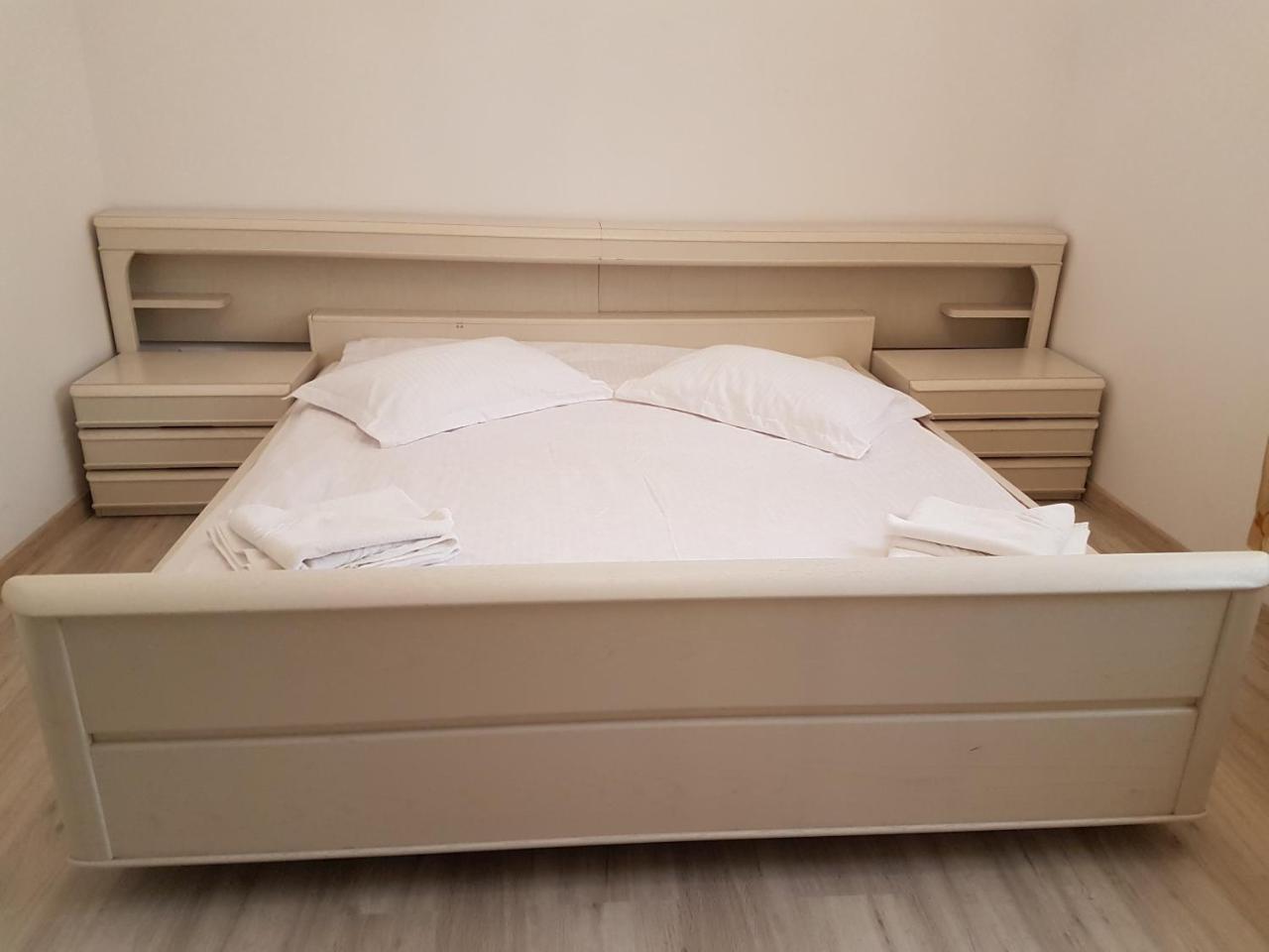 Rent Holding Apartments Iasi Exterior foto
