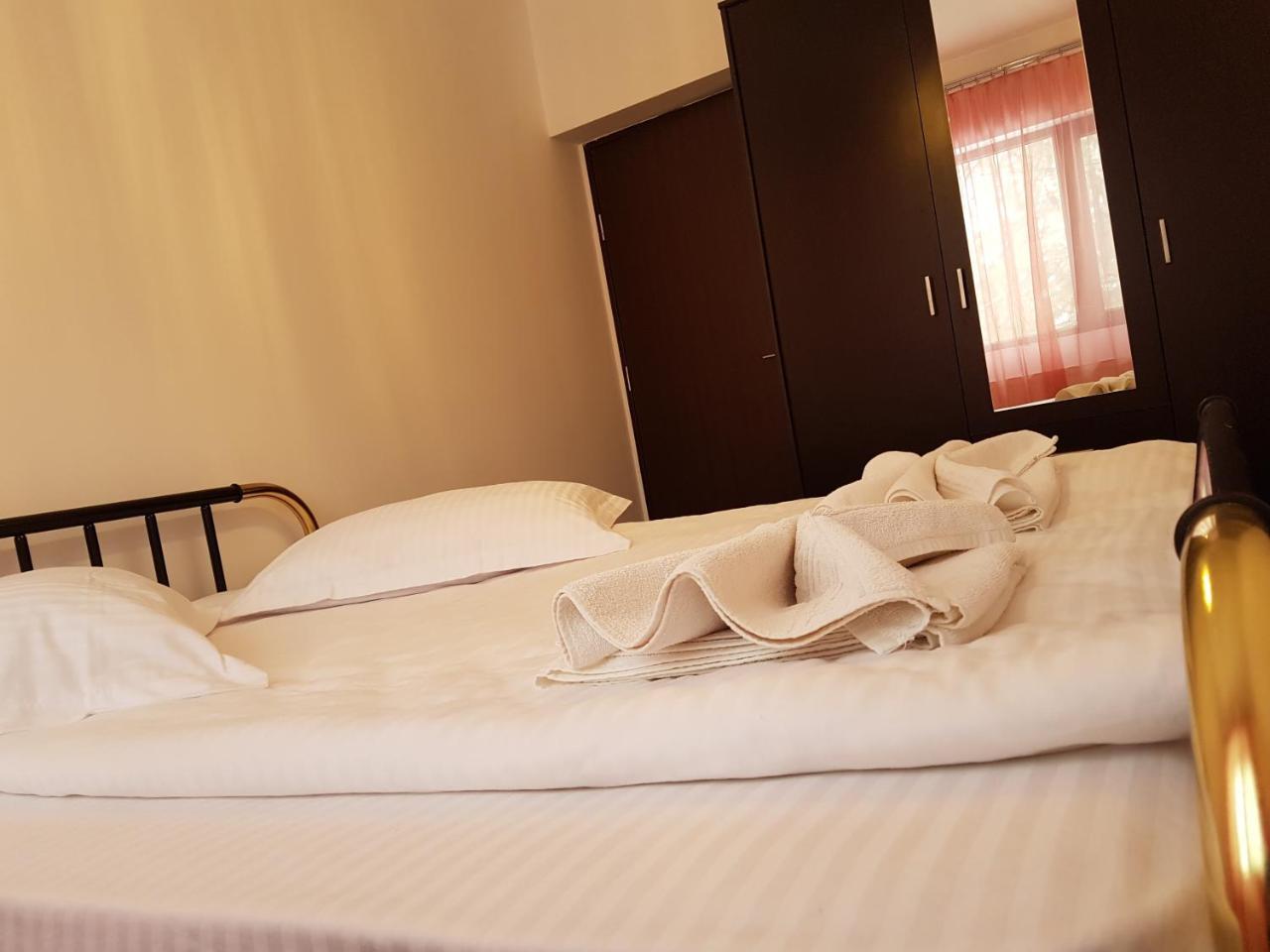 Rent Holding Apartments Iasi Exterior foto